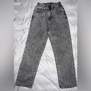 Women’s jogger jeans.